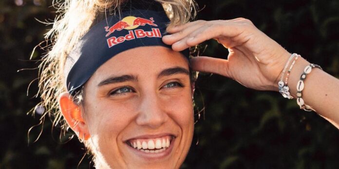 bea-gonzalez-lucira-nuevas-alas-con-red-bull