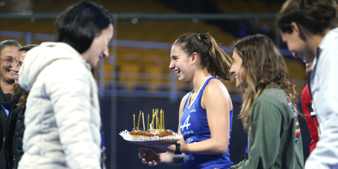 alejandra-alonso-se-hace-mayor-en-santiago-de-chile:-asi-fue-la-bonita-celebracion-de-su-18-aniversario